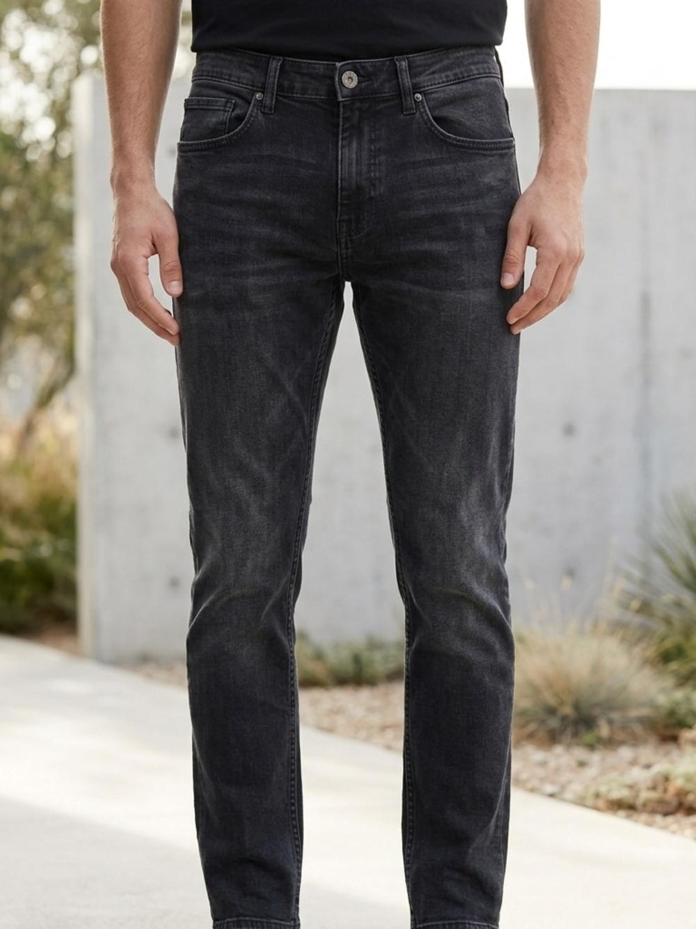 Slim Straight Men's Jeans in Washed Black